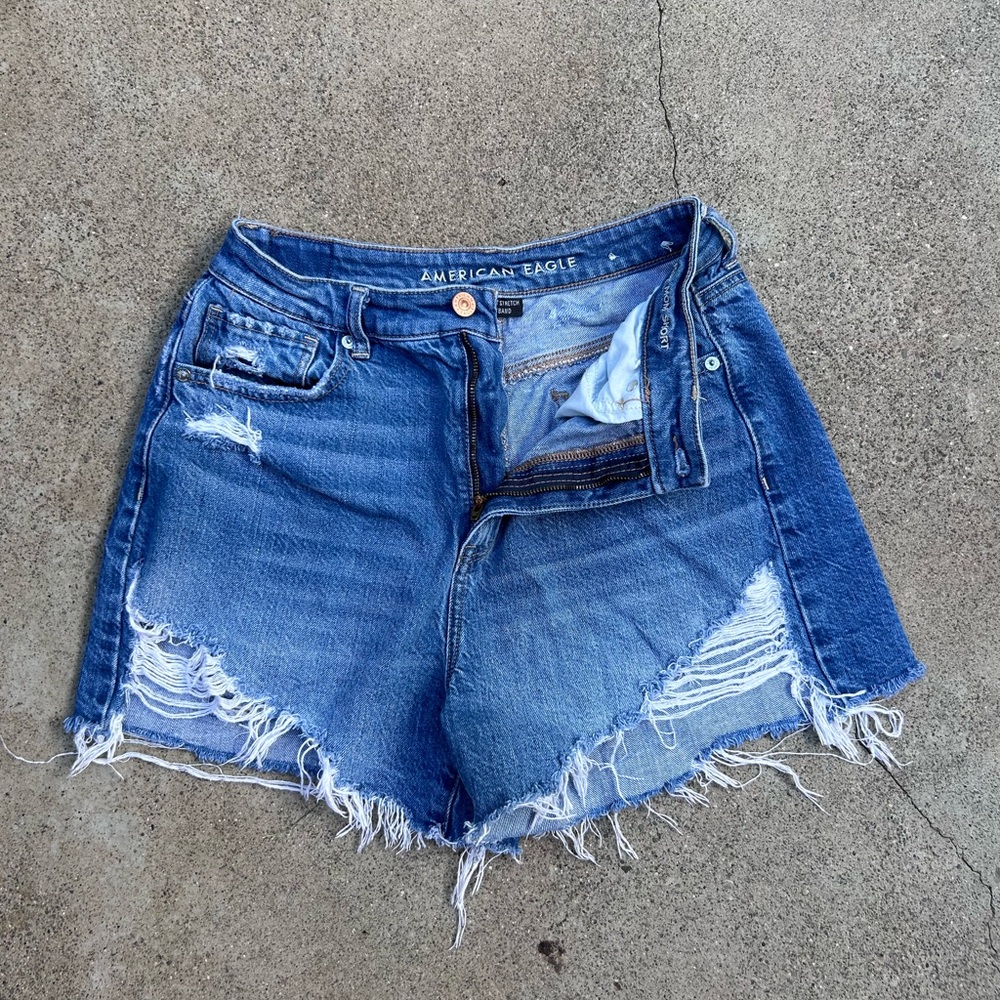 American Eagle Highest Rise Mom Short